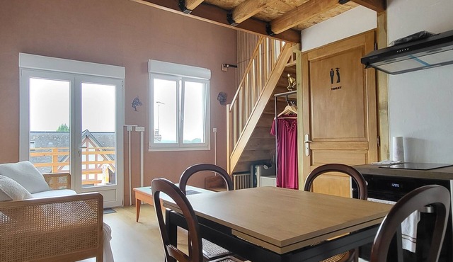 Studio 5 - Duplex 45m2 with all comforts. 8m2 terrace with garden furniture. in Le Trait