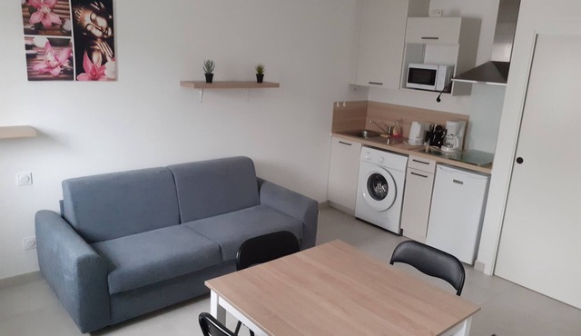 Studio + parking privatif en sous-sol. En Résidence sécurisée et clôturée in Clisson