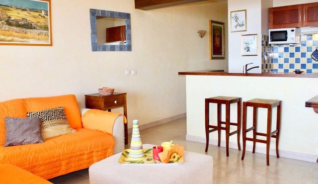 Stunning apartment with terrace and garage, 3 min from beach, sleeps 4