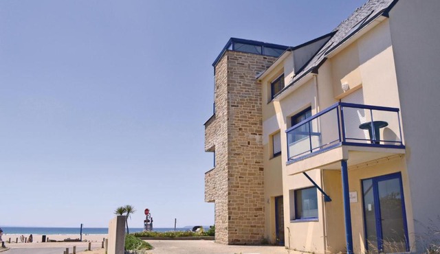 Stunning apartment in St, Nic with 1 Bedrooms in Pentrez