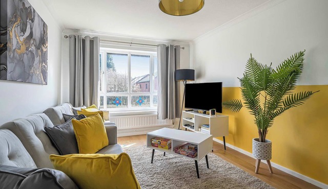 Stylish 2BR Apartment near MCR Airport in Manchester