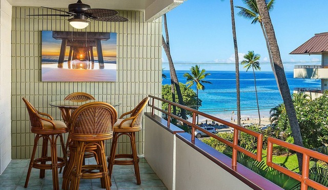 Summer Deal Beachfront 2BR Kona Condo Across from Magic Sands Beach