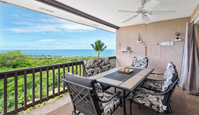 Summer Deal Kona Ocean View Condo with Lanai and Resort Pool Access