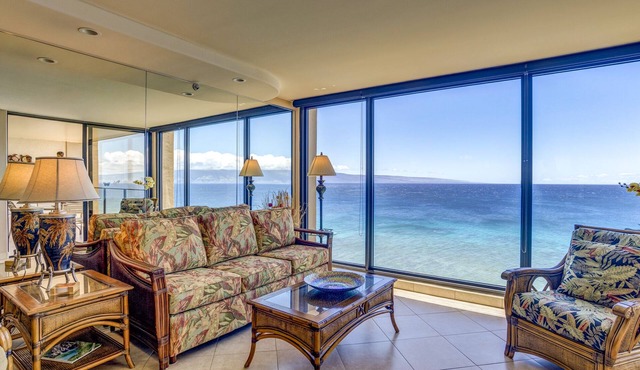 Summer special! Dolphins & Turtles from 11 FLOOR Luxury Condo Ka'anapali Beach!