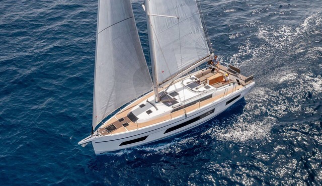 Sun-Kissed Sailing Adventure to Viejo Puerto