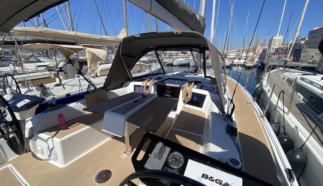 Sun-Kissed Sailing Adventure to Viejo Puerto
