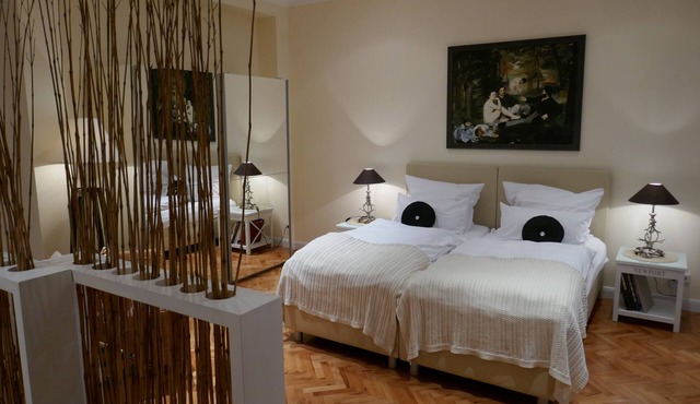 Super * * * * apartment at the main station with terrace, internet, washing machine in Berlin