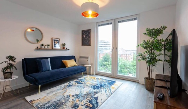 Superb 2 Bed Apartment, 5min to Old Trafford in Manchester