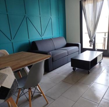 T2 moderne proche centre avec balcon et wifi in Saint Lo