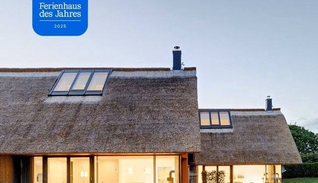 Thatched roof meets modernity; lake view, sauna, garden and much more. in Putbus
