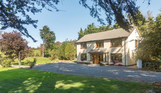 The Villa Guesthouse - On Waterford's Greenway in Kilmacthomas