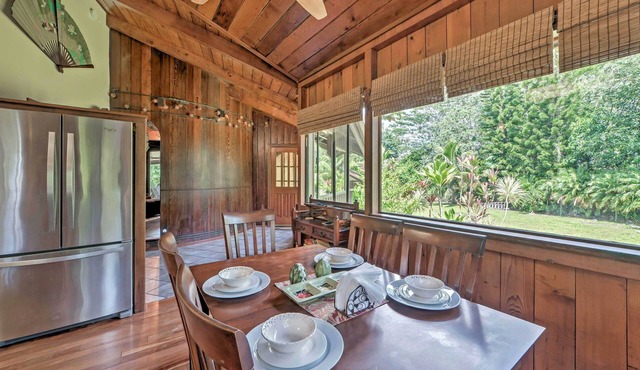 Tropical Cabana w/Deck, Hot Tub & Lush Scenery!