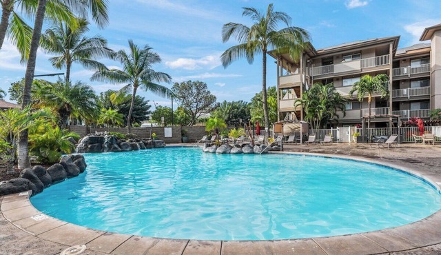 Two 3BR Apts Near Kam 1 Beach, Pool, Hot Tub & BBQ in Kihei
