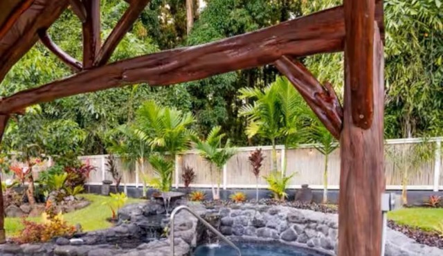 Two bedroom, two bath and separate cottage with king full bath at orchid farm.