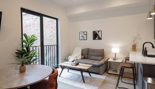 Unit 6: Studio/Queen +Sofa Bed in the heart of DC in Washington