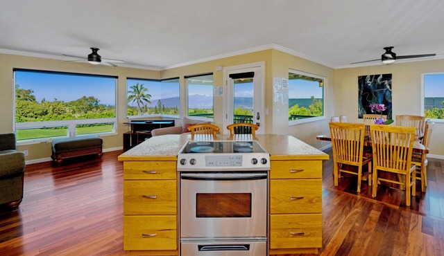 Upcountry Short Term Rental Home with Ocean and Mt Views, Close to Makawao Town.