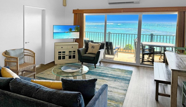 Updated Beachfront Condo! Walk to Old Town Kapa'a