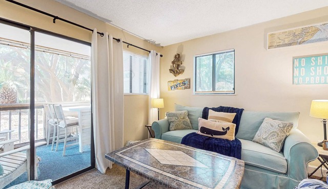 Villa by the beach with heated pools, hot tub, patio, tennis, central AC, & WD in Hilton Head