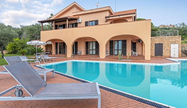 Villa Elda 6, Emma Villas in Loano