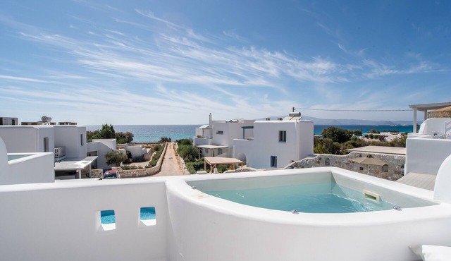 Villa 'Helen Luxury Caelum' with Sea View, Wi-Fi, and Air Conditioning in Naxos