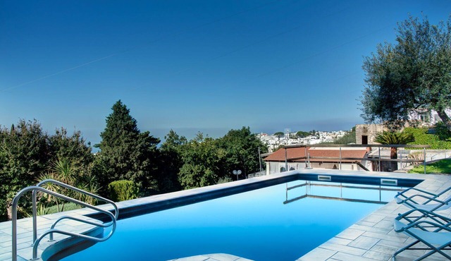 Villa in Anacapri with 3 bedrooms sleeps 5 in Anacapri