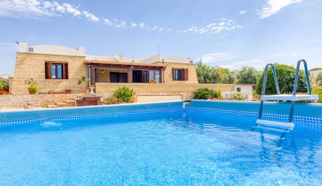 Villa 'Marilor' with Sea View, Wi-Fi, and Air Conditioning in Salve
