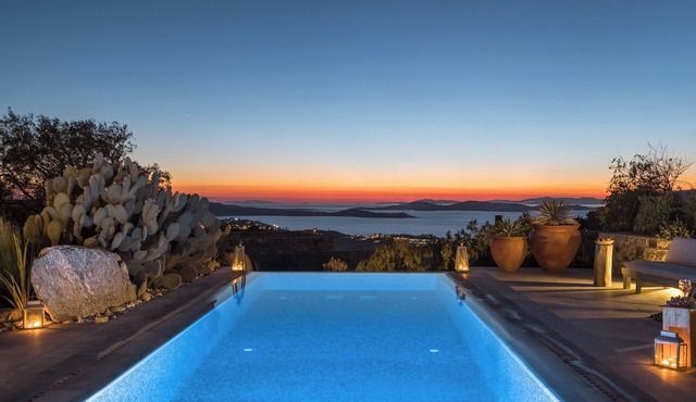 Villa Mykonian Ode with Private Pool & Stunning Sunrise & Sunset Views in Μύκονος