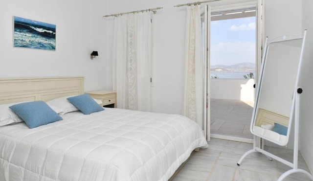 Villa ZEOS - Cycladic House in Ampelas, Paros in Kampos Paros