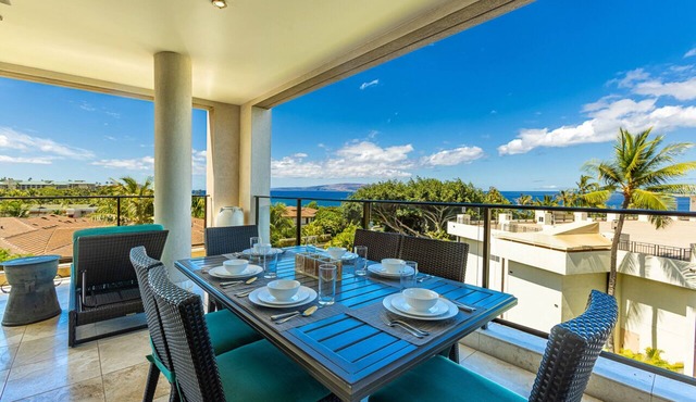 Wailea Beach penthouse w/ocean views and lanai