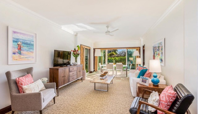 Waipouli Beach Resort Extra Large Unit! Luxurious Decor! Sleeps up to 8*