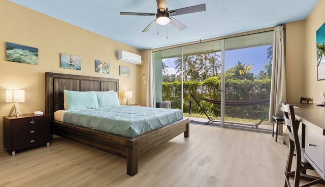 Walk to Beach Balcony + Garden Views/Sleeps 2