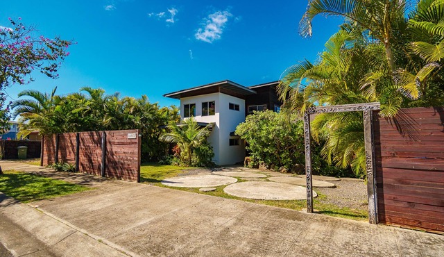 Walk to beach/Ocean views/with AC/Modern, Spacious/Short drive to Haleiwa town