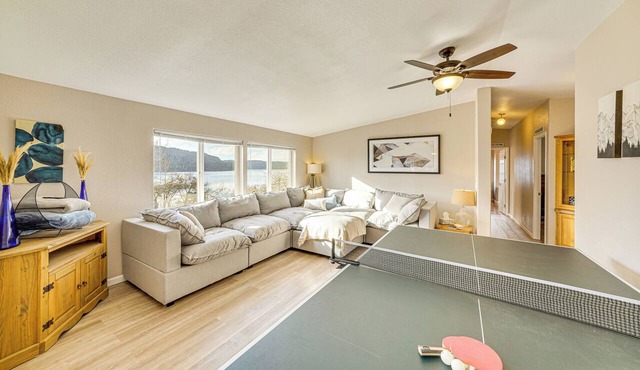 Walk to Marina: Harrison Cabin w/Lake View! in Harrison