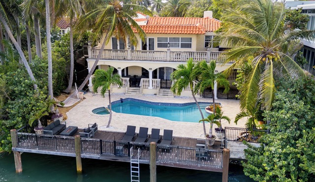 Waterfront Miami Beach Mansion, Grill, Private Pool, Guest House, Gated in North Bay Village