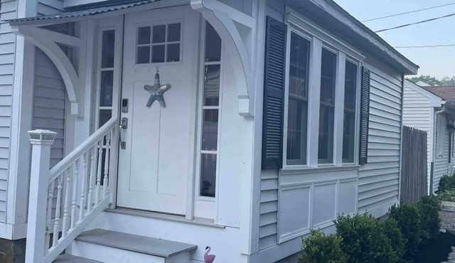 Welcome to the Flirty Flamingo Wareham- A cozy cottage in Wareham