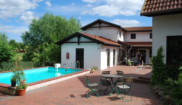 Wohnung in Dargun mit Pool und Streichelzoo