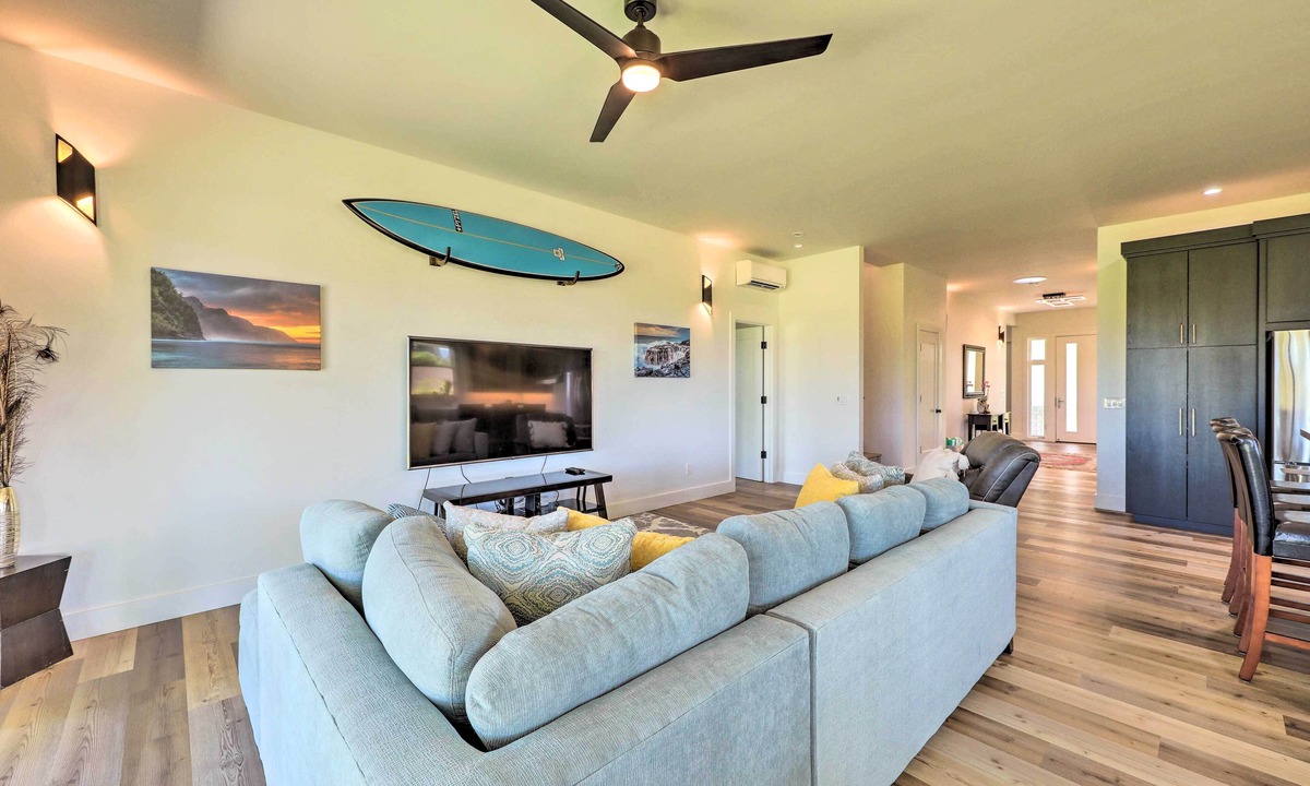 Princeville Cottage | Spacious Kauai Getaway < 1 Mi to the Ocean!