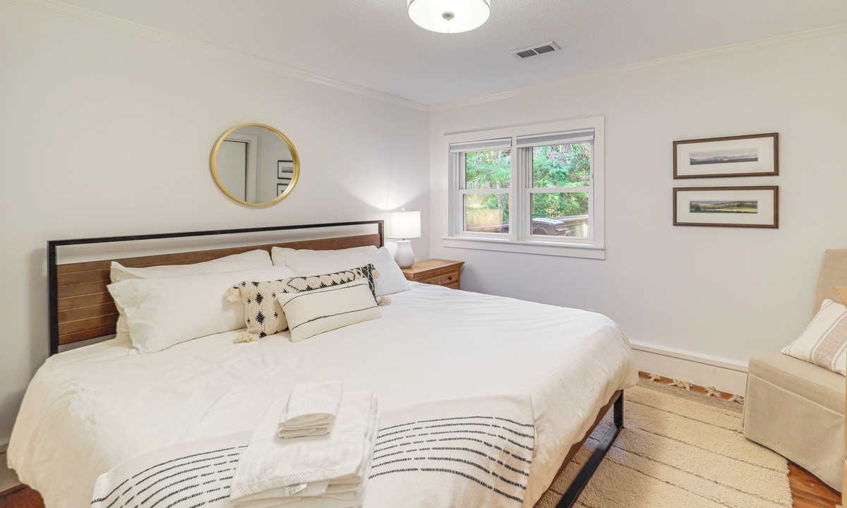 Blowing Rock Apartment | Walk to Shops, Eats & Trails: Blowing Rock Escape!