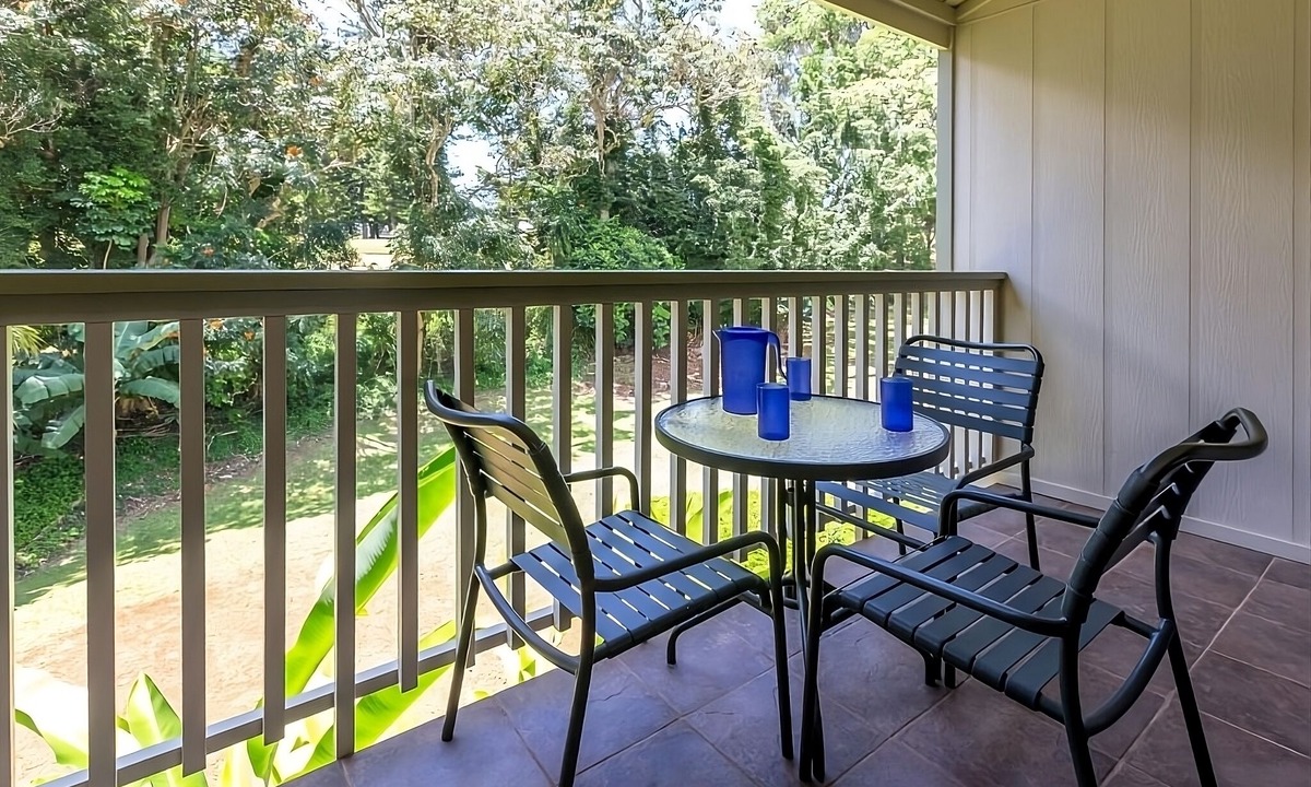 Princeville Hotel | Ensuring a Very Comfortable & Memorable Stay! Free Parking Onsite, Pool!