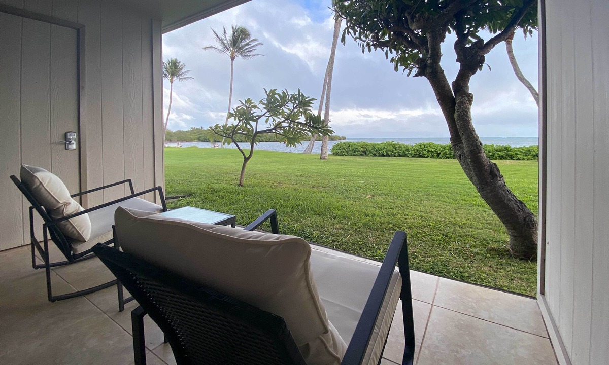 Ualapue Condo | High-End Resort Condo Nestled on Molokai Shoreline