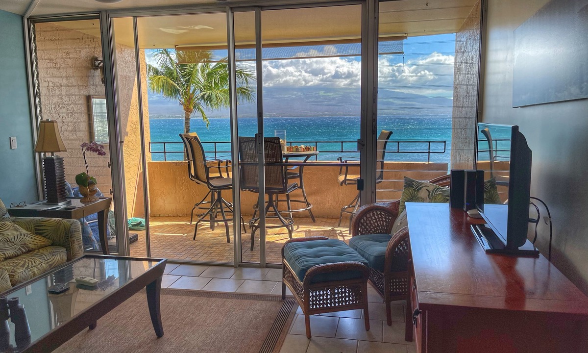 Maalaea Condo | Relaxing Ocean Front Views on Maui! Island Sands Condominium