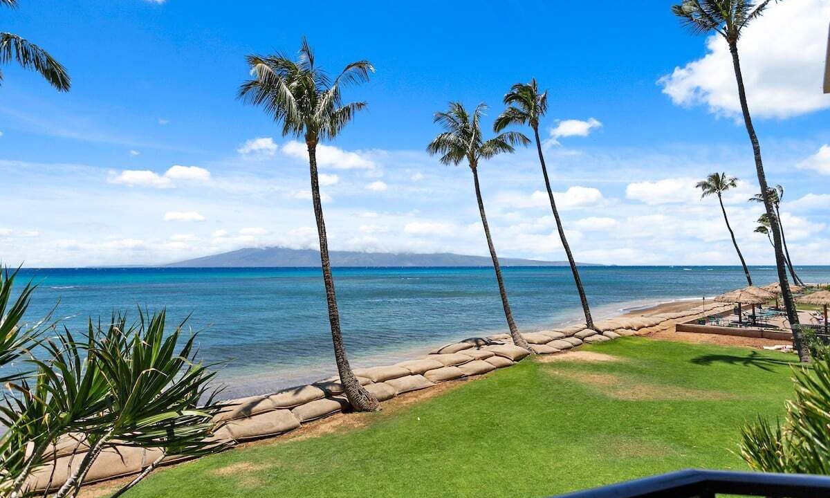 Kahana Condo | Remodeled Maui OceanFront 2BD w Ocean Views Valley Isle 208