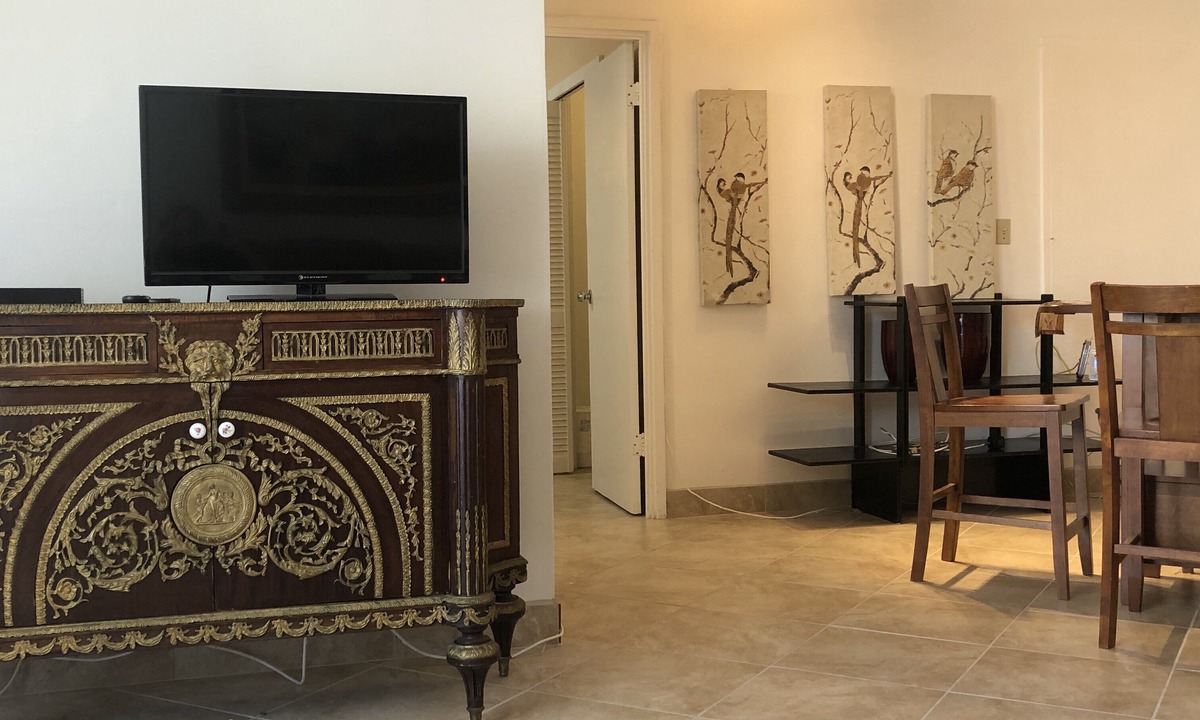 Waikiki Apartment | ~Waikiki~ LOWEST RATES IN AREA ~ 1 Bedroom ~ Fully Furn ~ Blocks to Beach ~