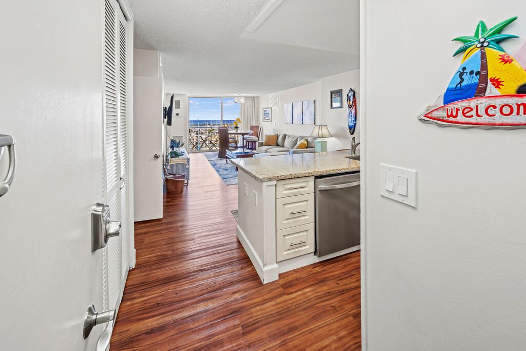 Waikiki Condo | Aloha Condos, Ilikai Marina, Condo 786, Oceanfront, AC