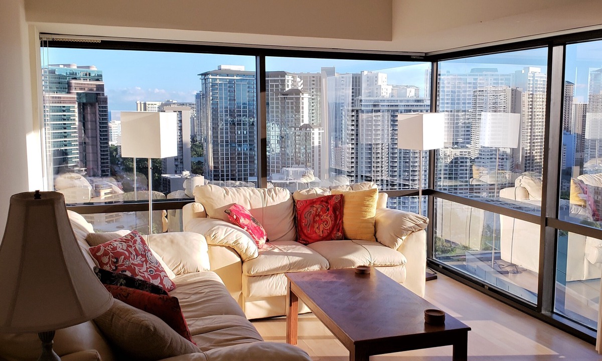 McCully - Moiliili Condo | 2 Bed 2 Bath Condo - Stunning Ocean views, Spacious, Clean and Comfortable
