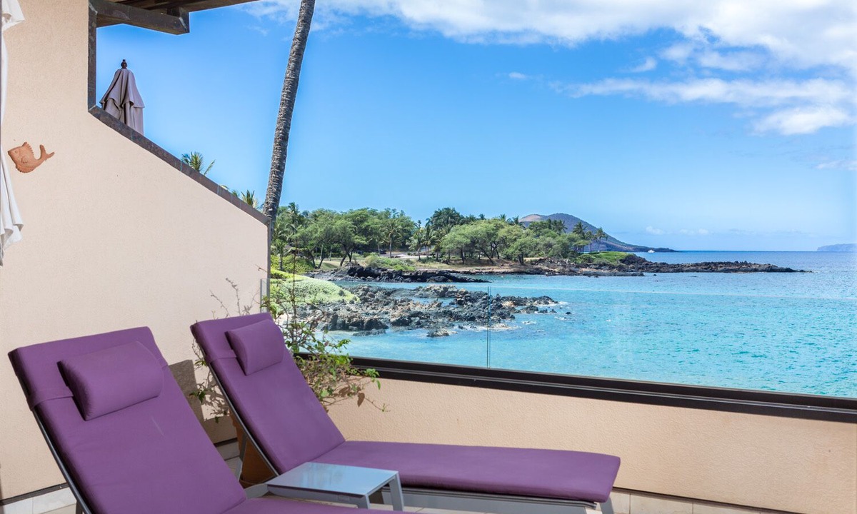 Wailea Condo | Beachfront /Corner /Renovated/2nd floor condo unit: F-204