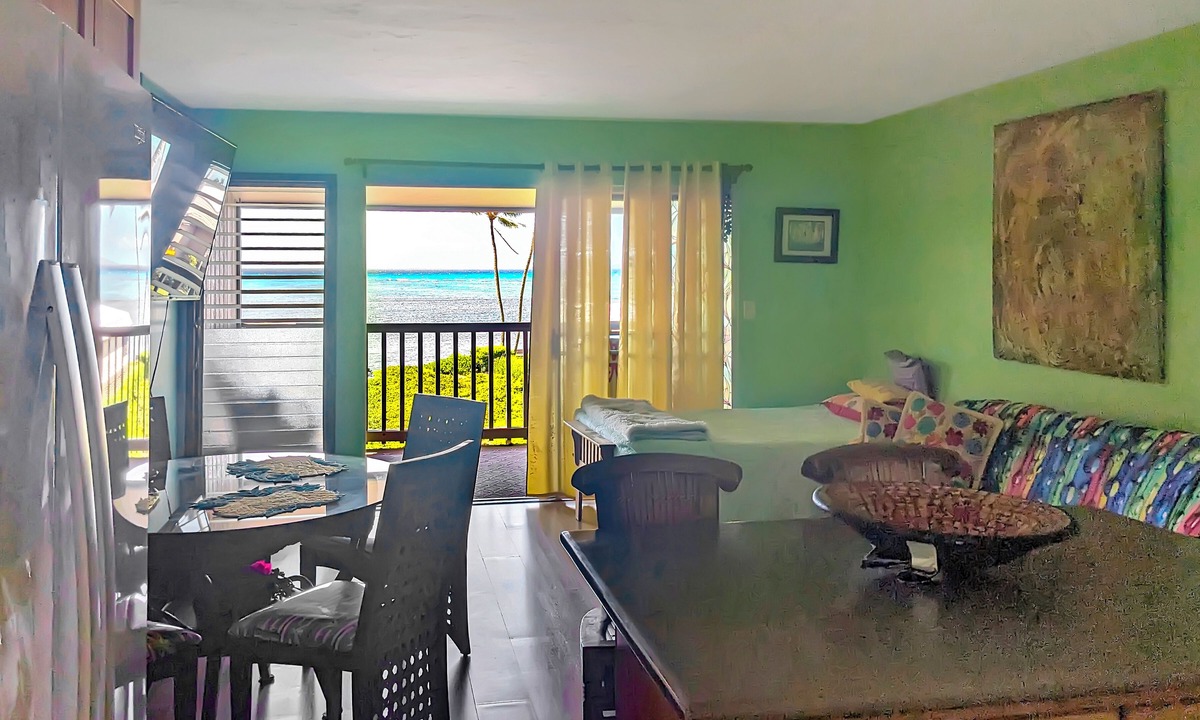 Ualapue Condo | MOLOKAI ISLAND Two Bedroom Oceanfront Top End Unit!