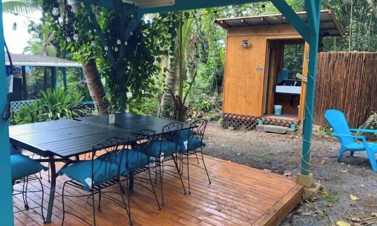 Kealakekua Bed & Breakfast | Cozy jungle boat hideaway with stunning ocean view TA-154-746-2656-01