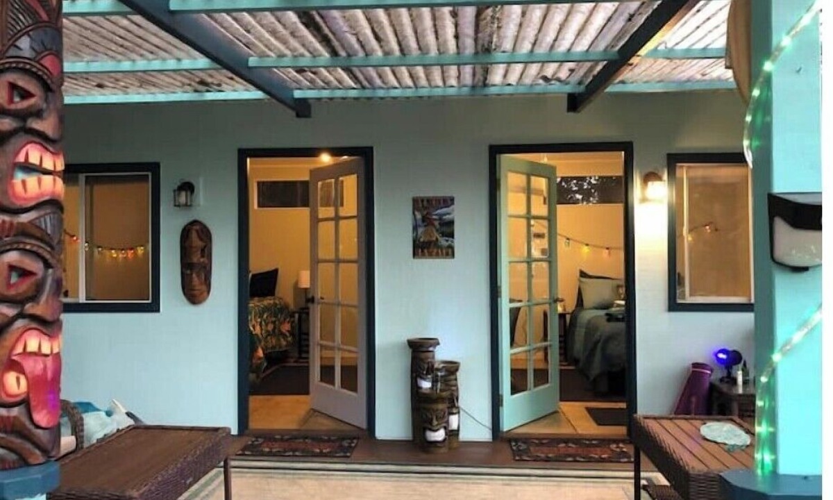 Kealakekua Cottage | CozyTiki cottage w/2 private rooms, priv attached kit/bath TA-154-746-2656-01