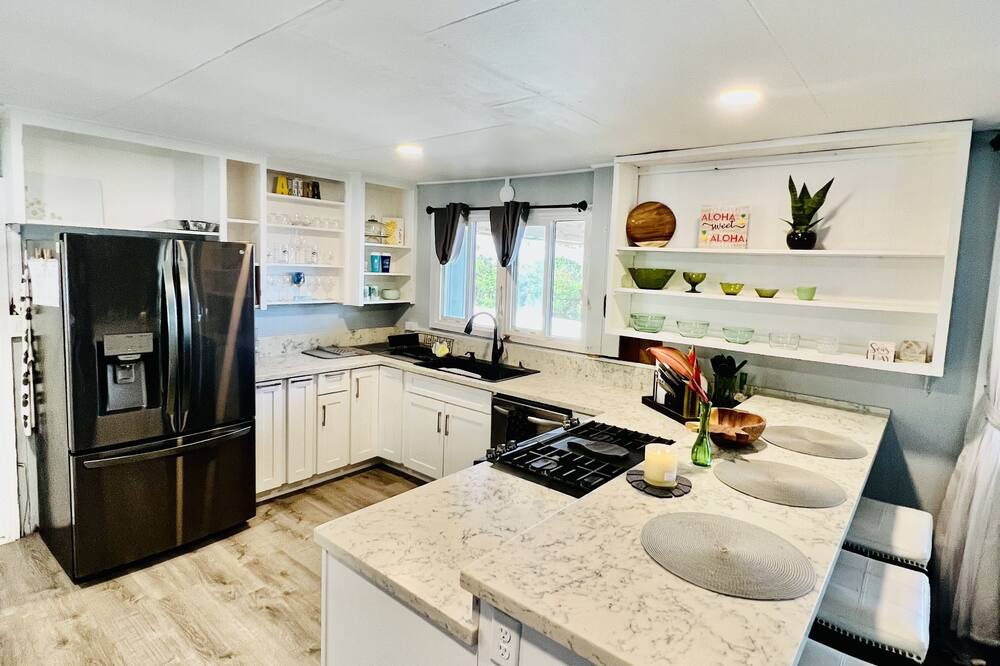 Photo of Kitchen in Ka'a'awa